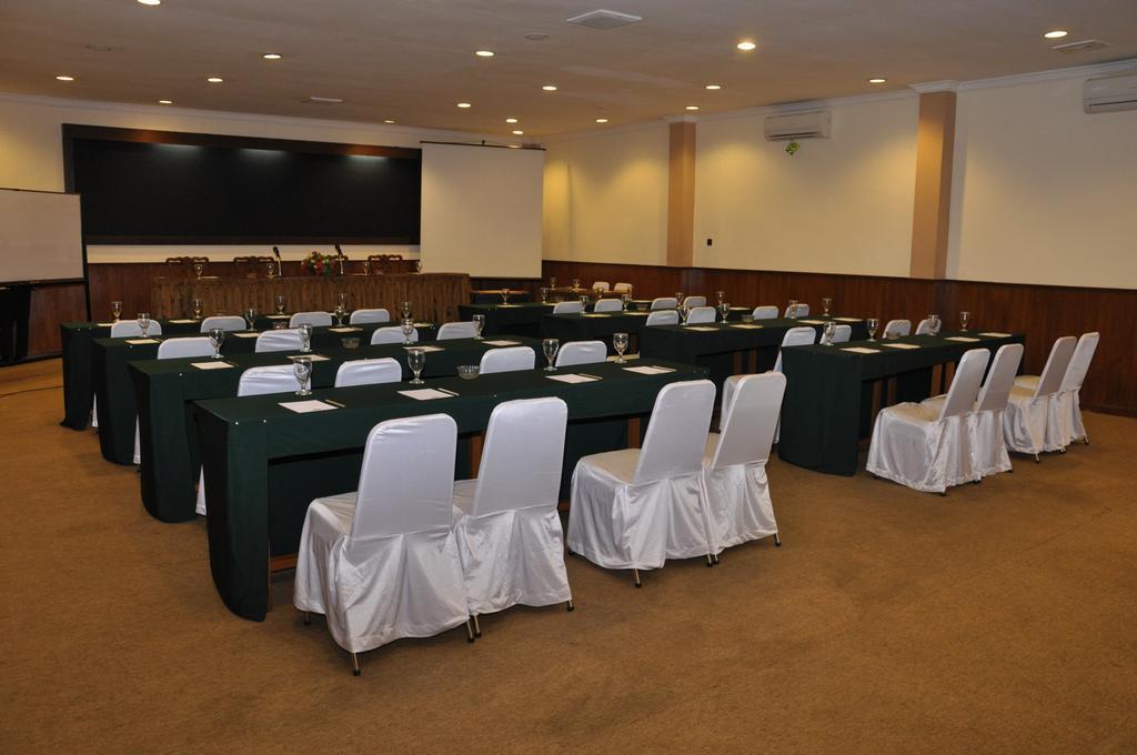 Hotel Wisanti Γιογκιακάρτα Εξωτερικό φωτογραφία