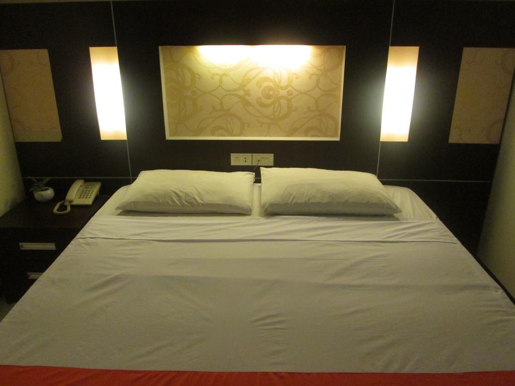 Hotel Wisanti Γιογκιακάρτα Εξωτερικό φωτογραφία