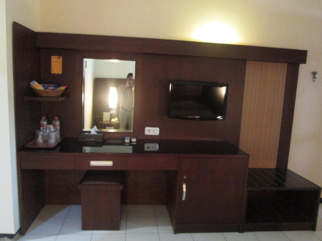 Hotel Wisanti Γιογκιακάρτα Εξωτερικό φωτογραφία