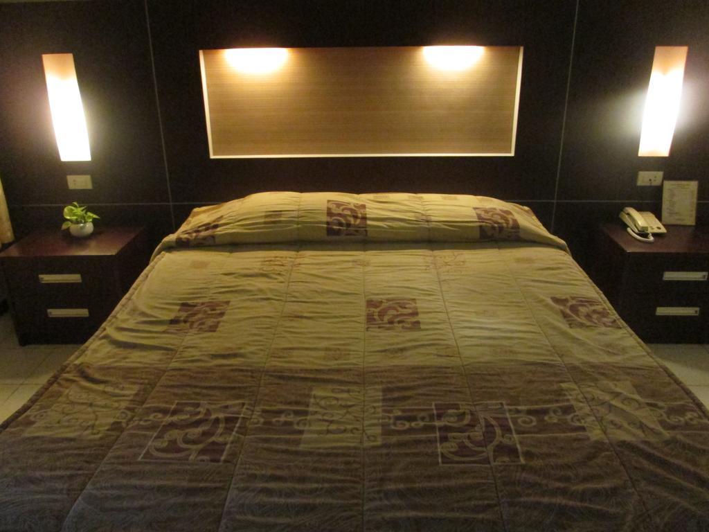 Hotel Wisanti Γιογκιακάρτα Εξωτερικό φωτογραφία