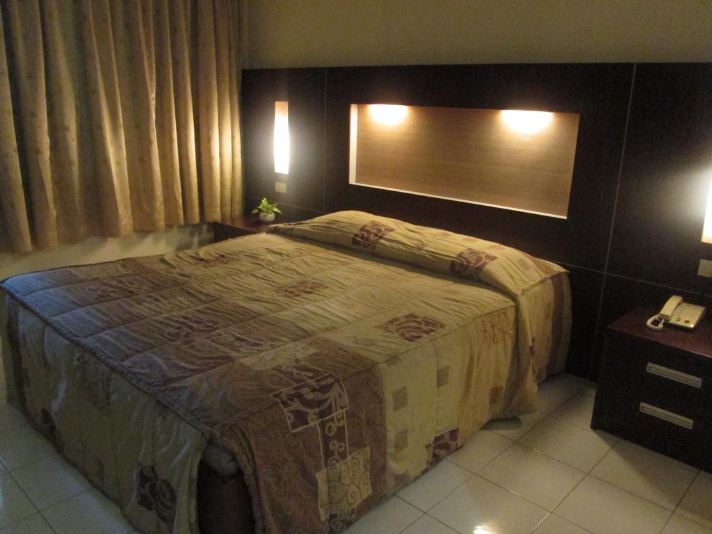 Hotel Wisanti Γιογκιακάρτα Εξωτερικό φωτογραφία