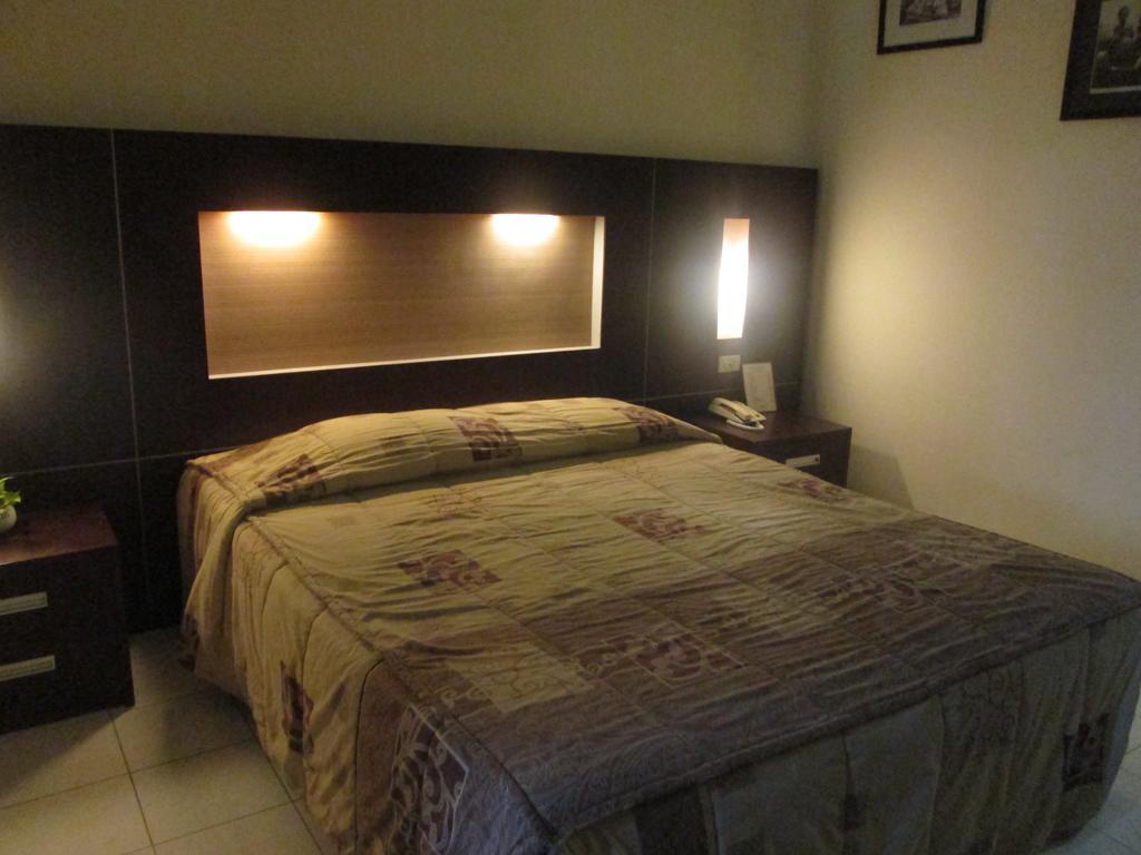 Hotel Wisanti Γιογκιακάρτα Εξωτερικό φωτογραφία