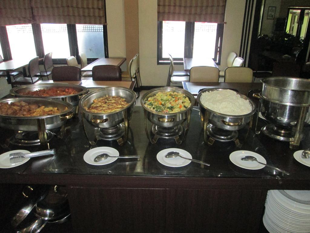 Hotel Wisanti Γιογκιακάρτα Εξωτερικό φωτογραφία