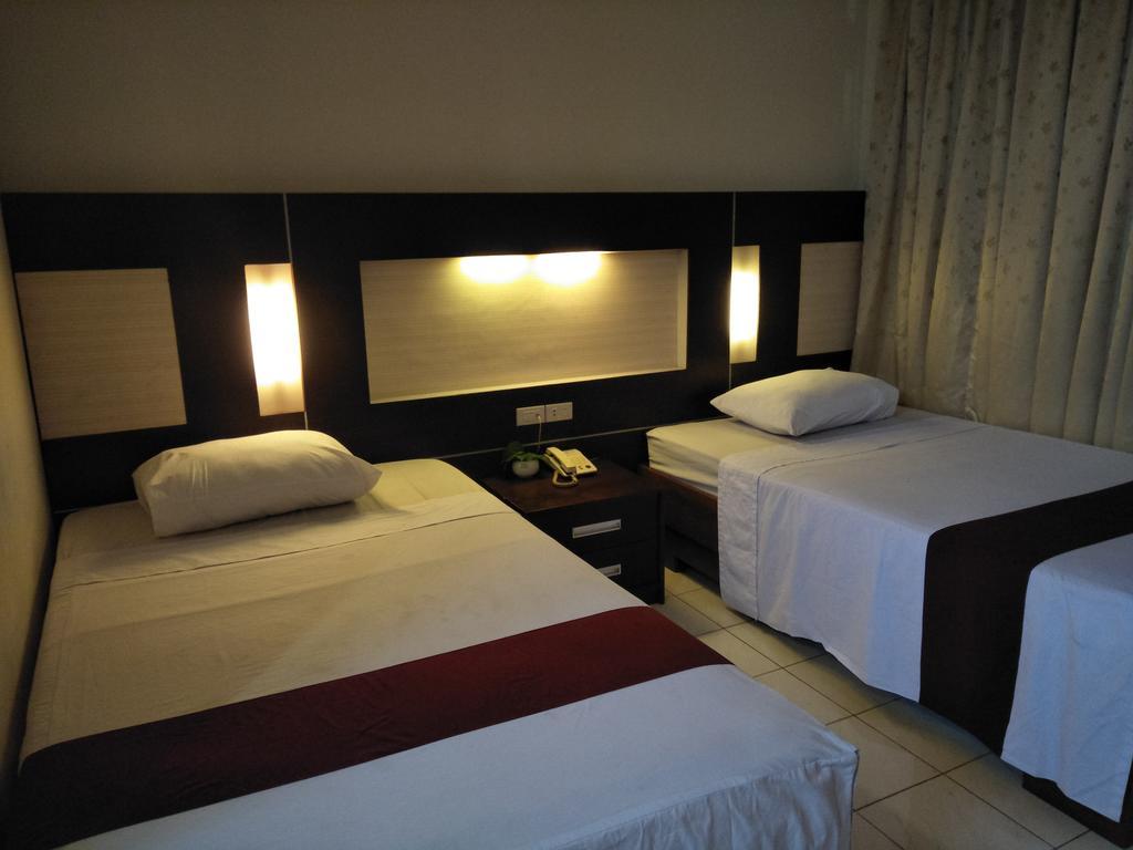 Hotel Wisanti Γιογκιακάρτα Εξωτερικό φωτογραφία