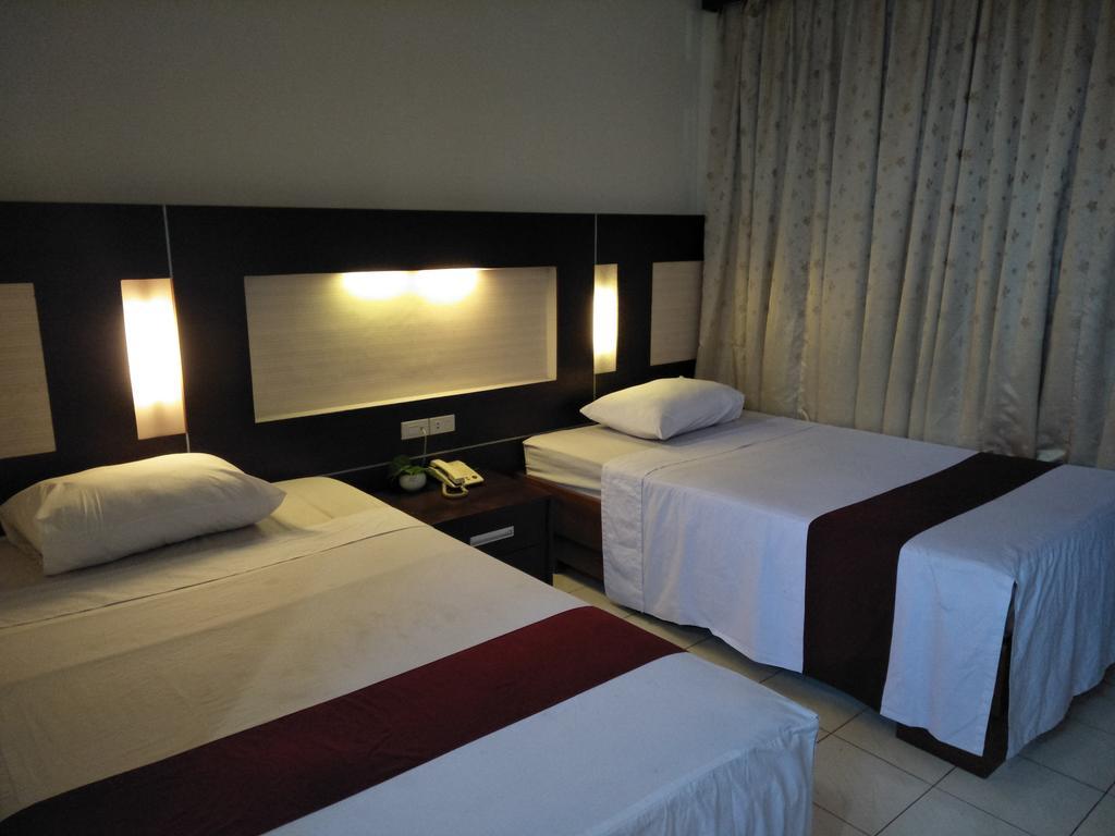 Hotel Wisanti Γιογκιακάρτα Εξωτερικό φωτογραφία